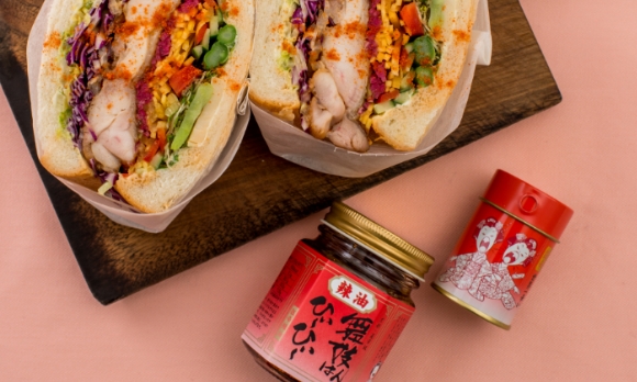 舞妓はんひぃ～ひぃ～を使用したサンドウィッチ